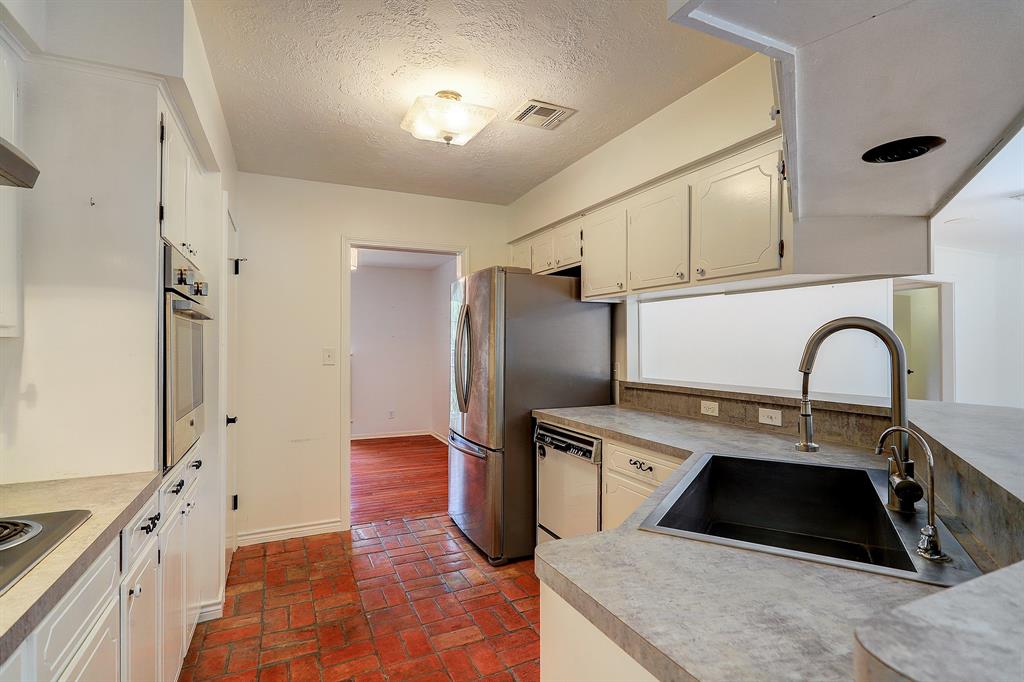 9207 2 Bronco Drive, Houston, Texas 77055, 4 Bedrooms Bedrooms, 4 Rooms Rooms,2 BathroomsBathrooms,Single-family,For Sale,Bronco,68114205