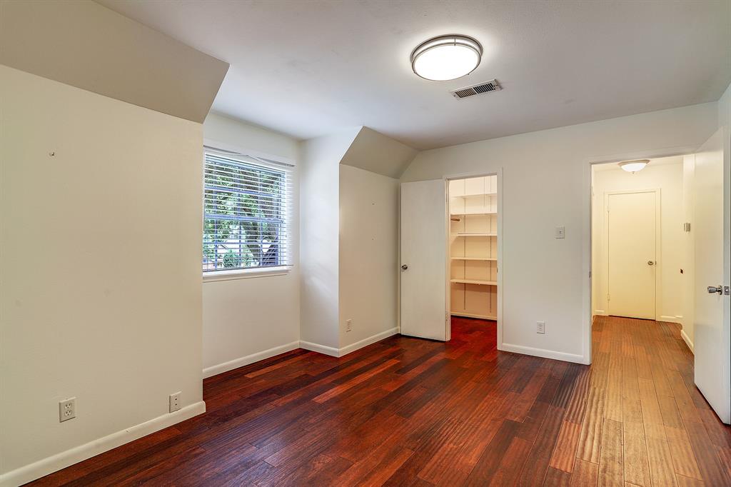 9207 2 Bronco Drive, Houston, Texas 77055, 4 Bedrooms Bedrooms, 4 Rooms Rooms,2 BathroomsBathrooms,Single-family,For Sale,Bronco,68114205