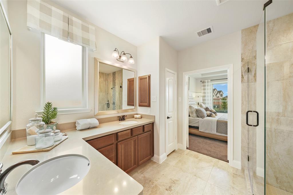 18930 2 Lynnwood Crest Drive, Manvel, Texas 77578, 4 Bedrooms Bedrooms, 13 Rooms Rooms,3 BathroomsBathrooms,Single-family,For Sale,Lynnwood Crest,57219141