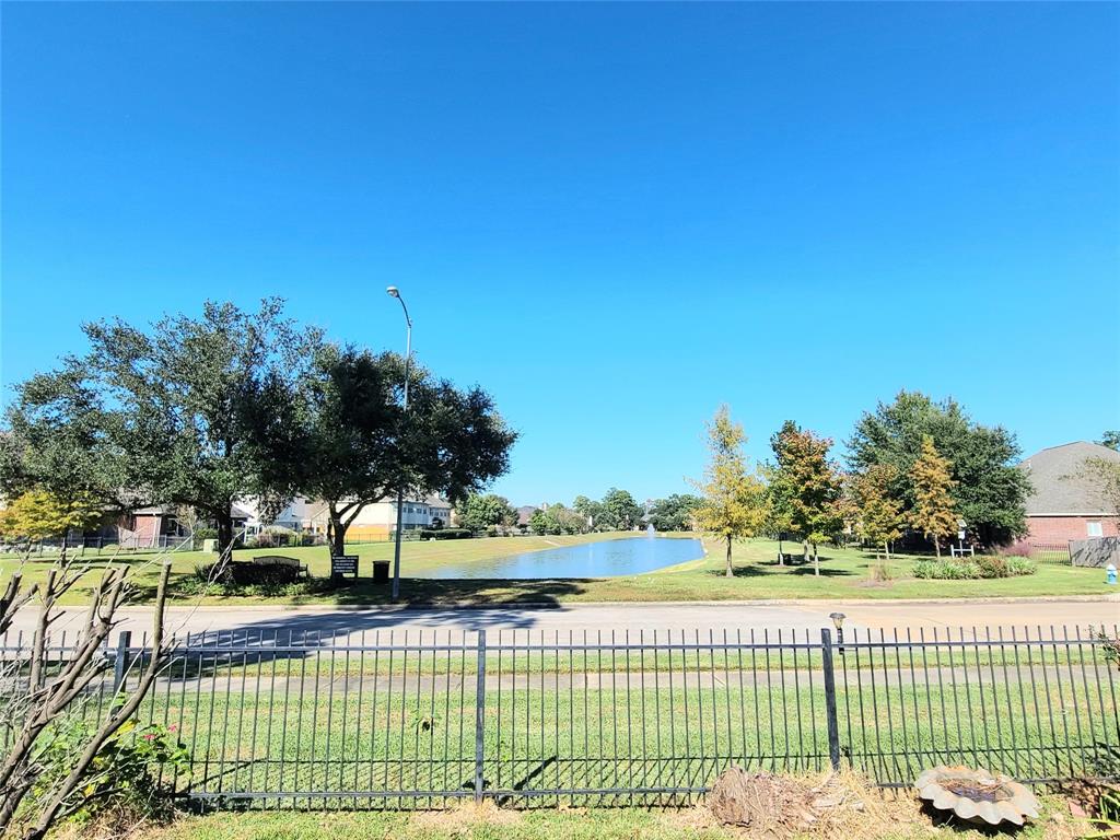 11502 2 Lakewood Forest North Court, Tomball, Texas 77377, 5 Bedrooms Bedrooms, 12 Rooms Rooms,3 BathroomsBathrooms,Single-family,For Sale,Lakewood Forest North,31269849