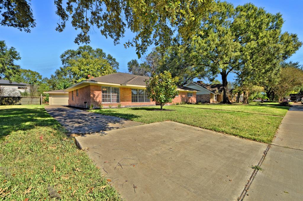 4310 1 Woodvalley Drive, Houston, Texas 77096, 4 Bedrooms Bedrooms, 11 Rooms Rooms,2 BathroomsBathrooms,Single-family,For Sale,Woodvalley,54943906