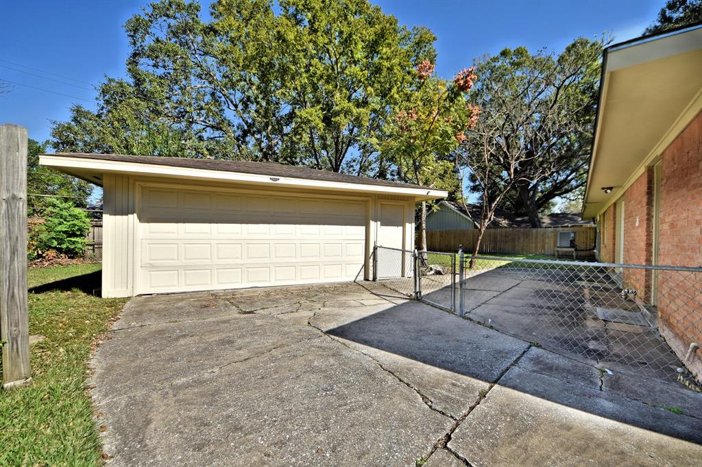4310 1 Woodvalley Drive, Houston, Texas 77096, 4 Bedrooms Bedrooms, 11 Rooms Rooms,2 BathroomsBathrooms,Single-family,For Sale,Woodvalley,54943906