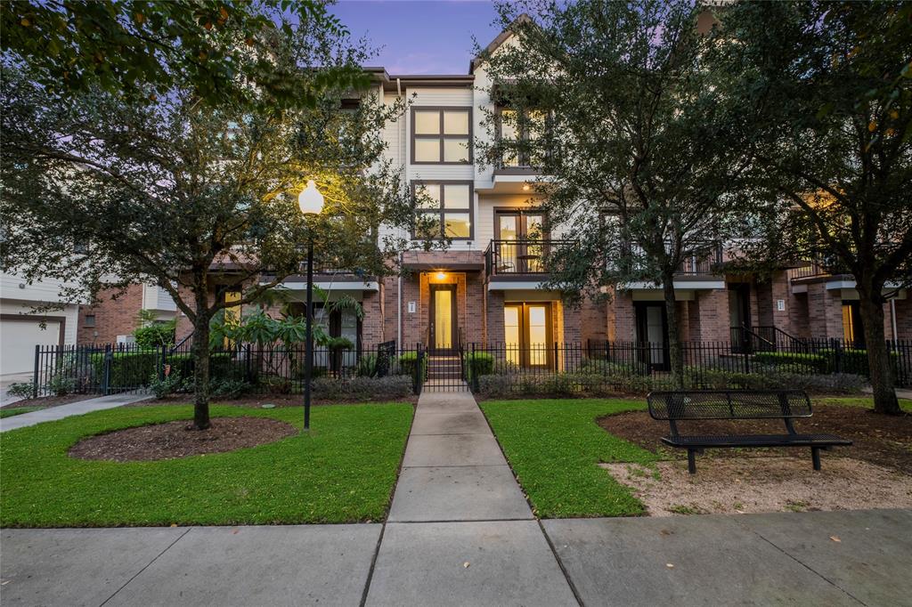 1306 3 Paige Street, Houston, Texas 77003, 2 Bedrooms Bedrooms, 2 Rooms Rooms,2 BathroomsBathrooms,Townhouse/condo,For Sale,Paige,28023075