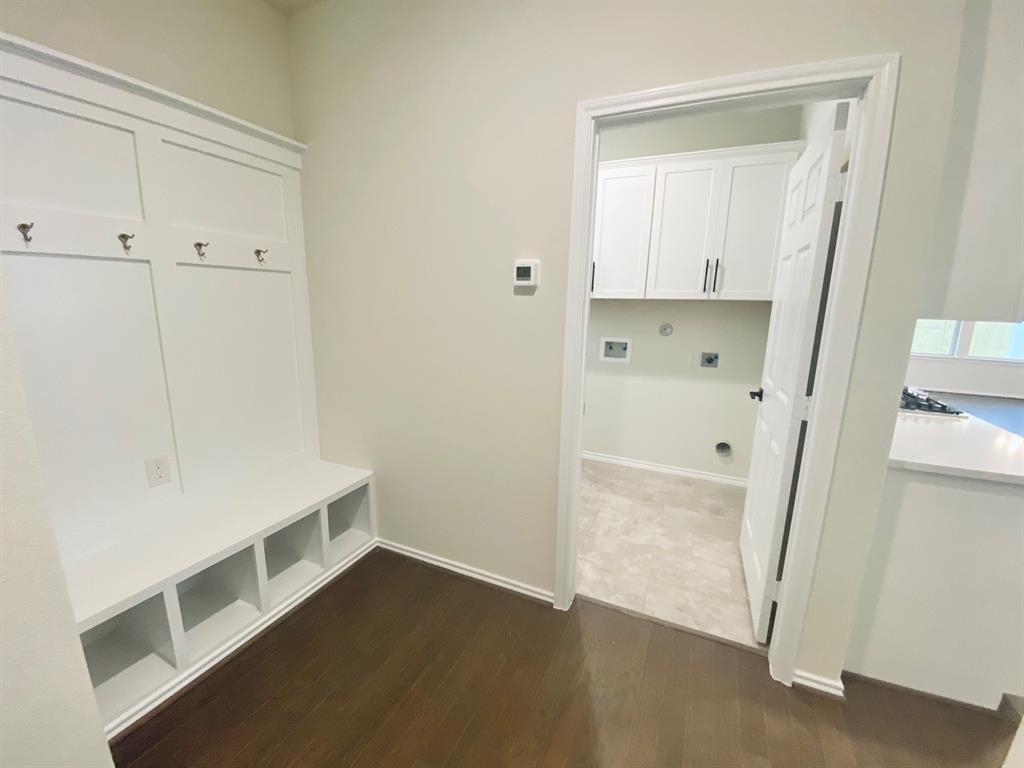 5124 2 Emma Forest, Houston, Texas 77018, 3 Bedrooms Bedrooms, 6 Rooms Rooms,2 BathroomsBathrooms,Single-family,For Sale,Emma Forest,73328836