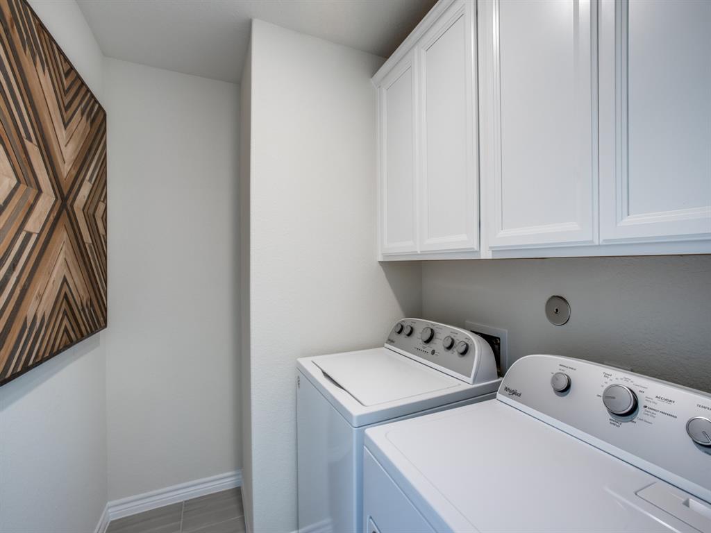 5124 2 Emma Forest, Houston, Texas 77018, 3 Bedrooms Bedrooms, 6 Rooms Rooms,2 BathroomsBathrooms,Single-family,For Sale,Emma Forest,73328836