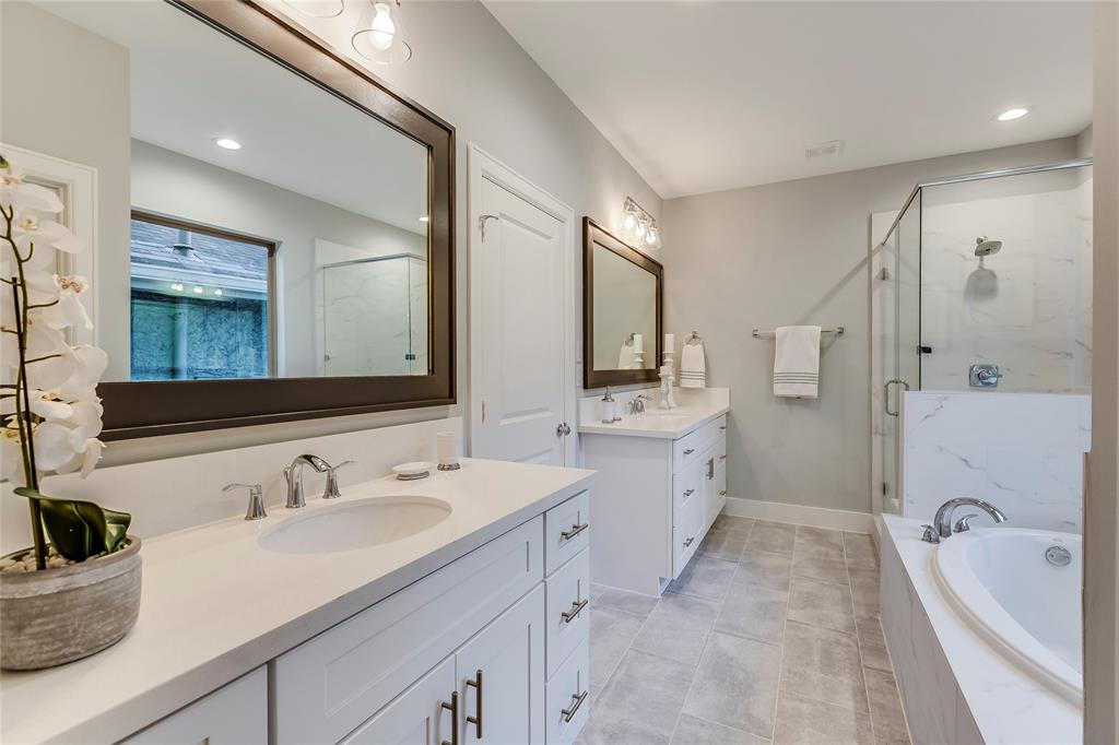 4313 2 DICKSON Street, Houston, Texas 77007, 3 Bedrooms Bedrooms, 11 Rooms Rooms,2 BathroomsBathrooms,Single-family,For Sale,DICKSON,53689624