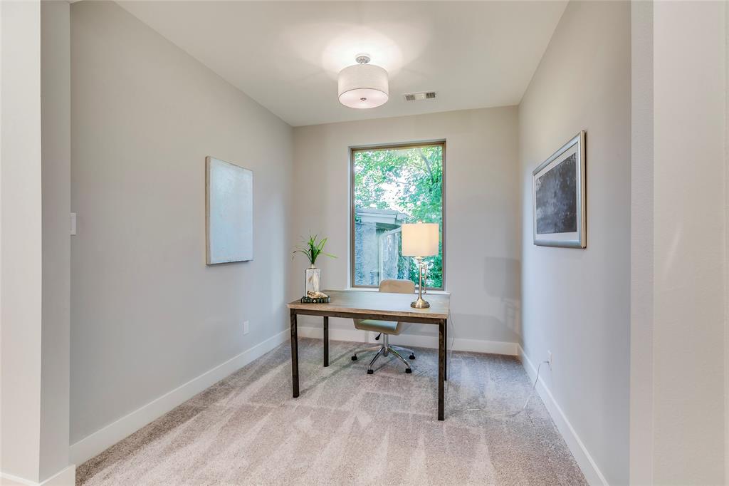 4313 2 DICKSON Street, Houston, Texas 77007, 3 Bedrooms Bedrooms, 11 Rooms Rooms,2 BathroomsBathrooms,Single-family,For Sale,DICKSON,53689624
