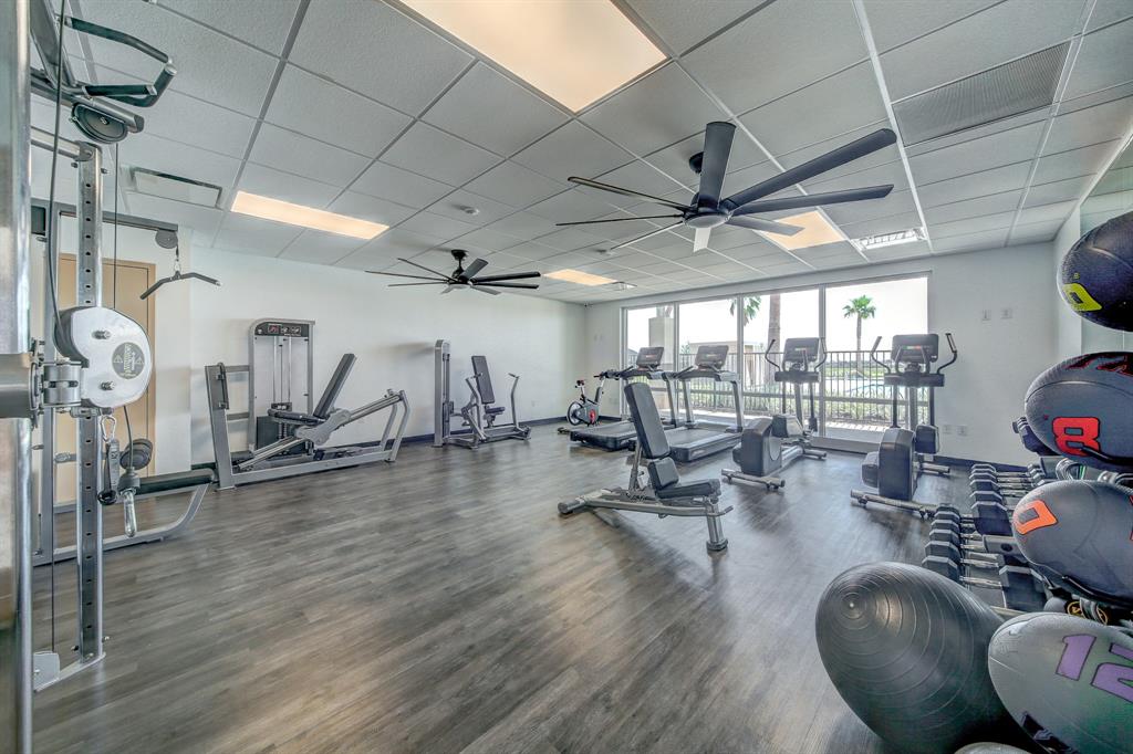 707 1 Turner Cove Court, La Porte, Texas 77571, 4 Bedrooms Bedrooms, 13 Rooms Rooms,3 BathroomsBathrooms,Single-family,For Sale,Turner Cove,83595391