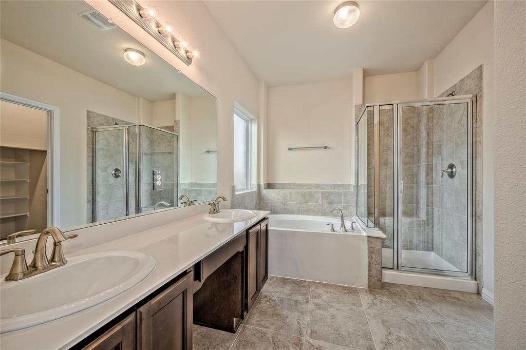 8435 2 Sunset Isles Drive, Baytown, Texas 77521, 4 Bedrooms Bedrooms, 10 Rooms Rooms,2 BathroomsBathrooms,Single-family,For Sale,Sunset Isles,76322815