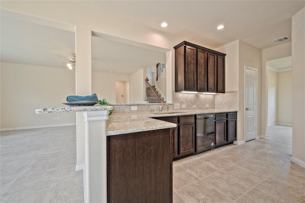 8435 2 Sunset Isles Drive, Baytown, Texas 77521, 4 Bedrooms Bedrooms, 10 Rooms Rooms,2 BathroomsBathrooms,Single-family,For Sale,Sunset Isles,76322815