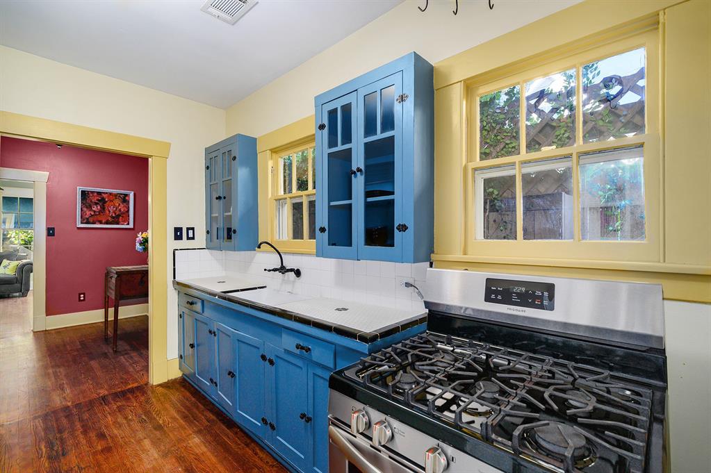 1646 1 Arlington Street, Houston, Texas 77008, 1 Bedroom Bedrooms, 4 Rooms Rooms,1 BathroomBathrooms,Single-family,For Sale,Arlington,55498860