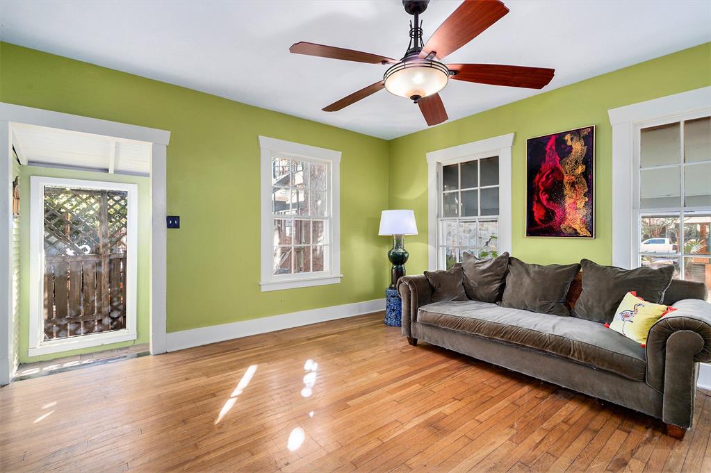 1646 1 Arlington Street, Houston, Texas 77008, 1 Bedroom Bedrooms, 4 Rooms Rooms,1 BathroomBathrooms,Single-family,For Sale,Arlington,55498860