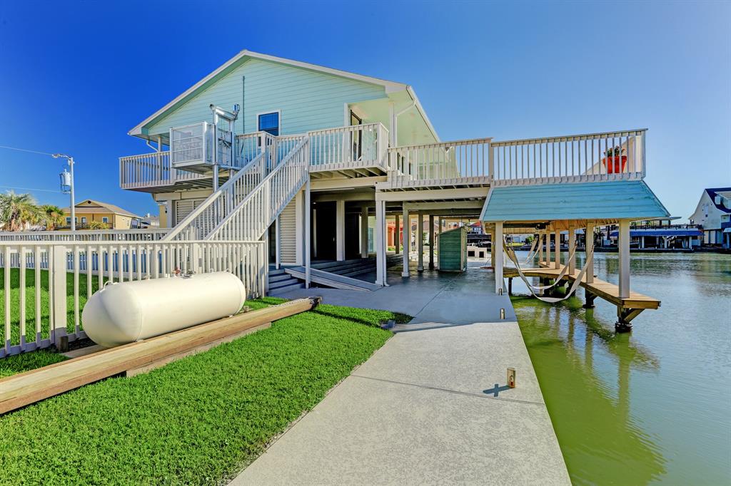 1239 2 Hawaii, Tiki Island, Texas 77554, 4 Bedrooms Bedrooms, 4 Rooms Rooms,3 BathroomsBathrooms,Single-family,For Sale,Hawaii,42648934