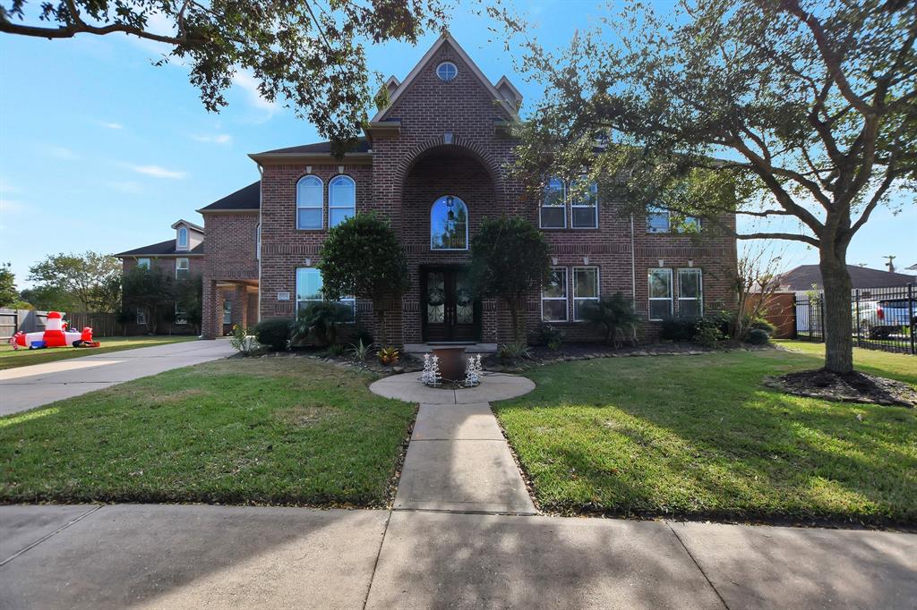 1934 2 Skip Rock Street, Friendswood, Texas 77546, 7 Bedrooms Bedrooms, 19 Rooms Rooms,5 BathroomsBathrooms,Single-family,For Sale,Skip Rock,18973932