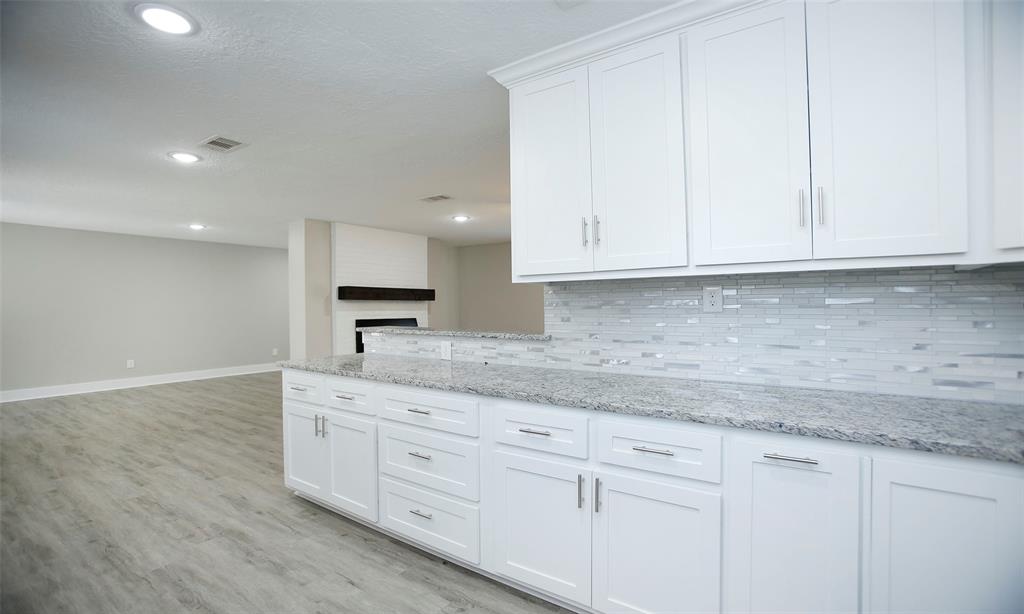 14692 1 Twin Lakes Circle, Conroe, Texas 77306, 4 Bedrooms Bedrooms, 13 Rooms Rooms,3 BathroomsBathrooms,Single-family,For Sale,Twin Lakes,84799799