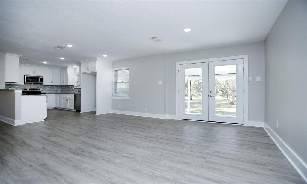 14692 1 Twin Lakes Circle, Conroe, Texas 77306, 4 Bedrooms Bedrooms, 13 Rooms Rooms,3 BathroomsBathrooms,Single-family,For Sale,Twin Lakes,84799799