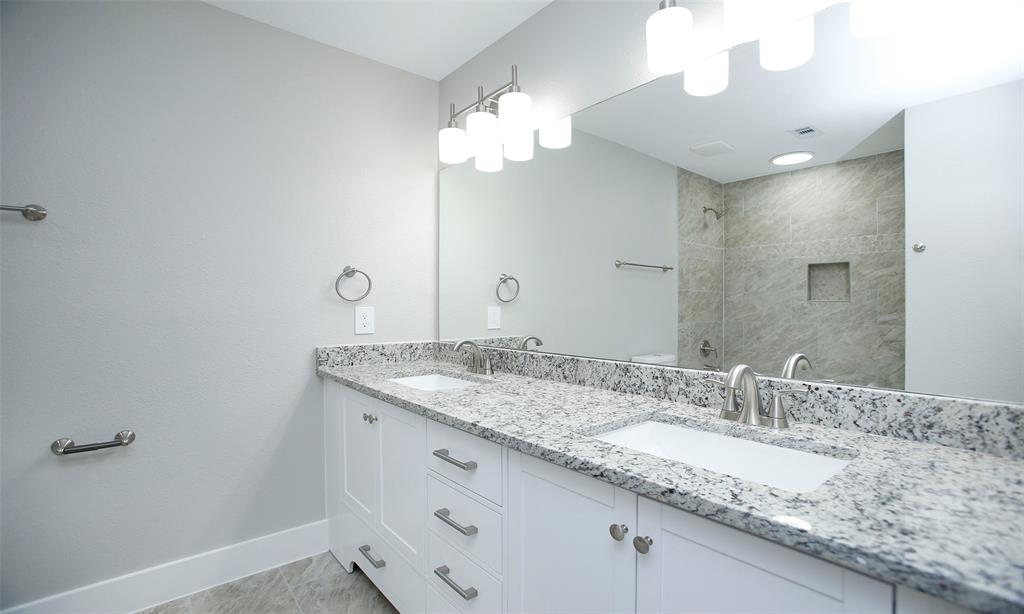 14692 1 Twin Lakes Circle, Conroe, Texas 77306, 4 Bedrooms Bedrooms, 13 Rooms Rooms,3 BathroomsBathrooms,Single-family,For Sale,Twin Lakes,84799799