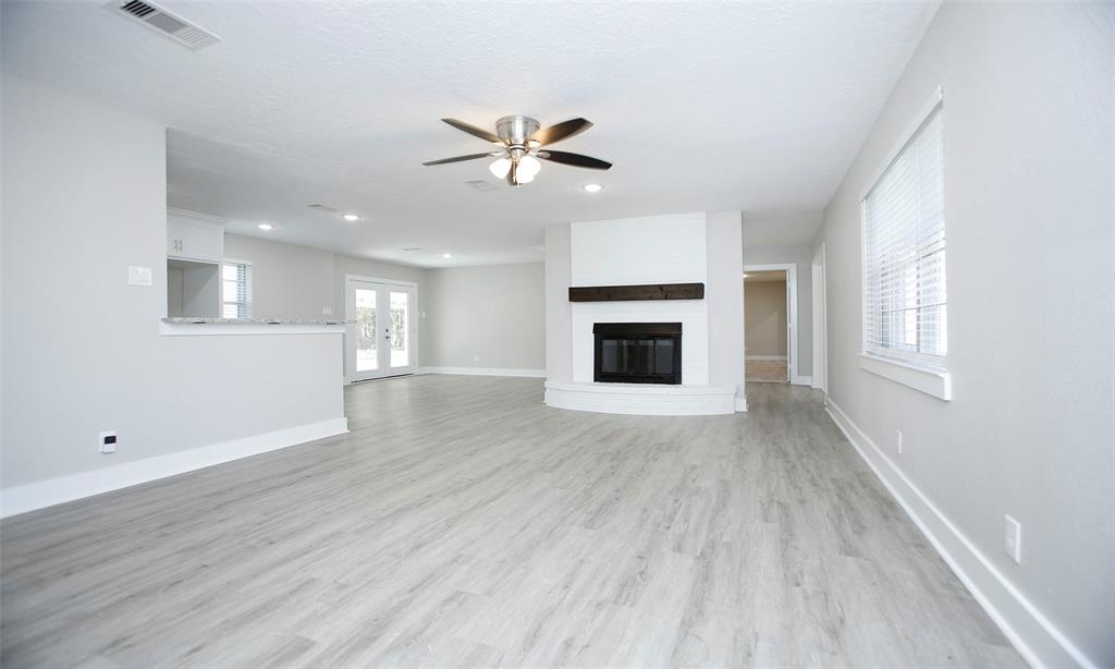 14692 1 Twin Lakes Circle, Conroe, Texas 77306, 4 Bedrooms Bedrooms, 13 Rooms Rooms,3 BathroomsBathrooms,Single-family,For Sale,Twin Lakes,84799799