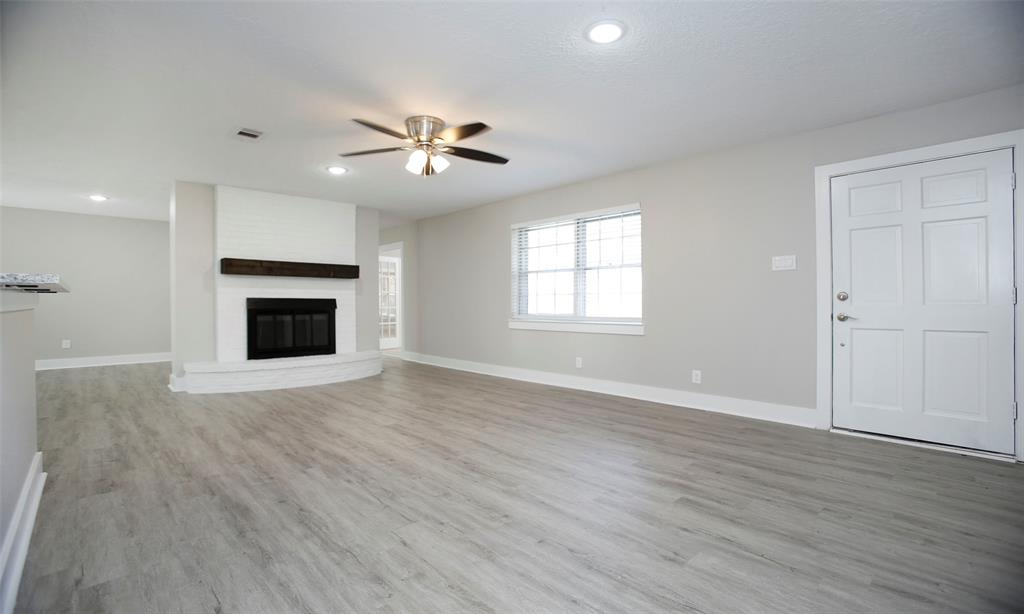 14692 1 Twin Lakes Circle, Conroe, Texas 77306, 4 Bedrooms Bedrooms, 13 Rooms Rooms,3 BathroomsBathrooms,Single-family,For Sale,Twin Lakes,84799799