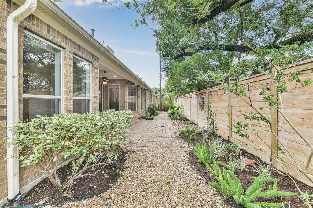 30 3 Windsor Court, Houston, Texas 77055, 5 Bedrooms Bedrooms, 12 Rooms Rooms,4 BathroomsBathrooms,Single-family,For Sale,Windsor,31300494