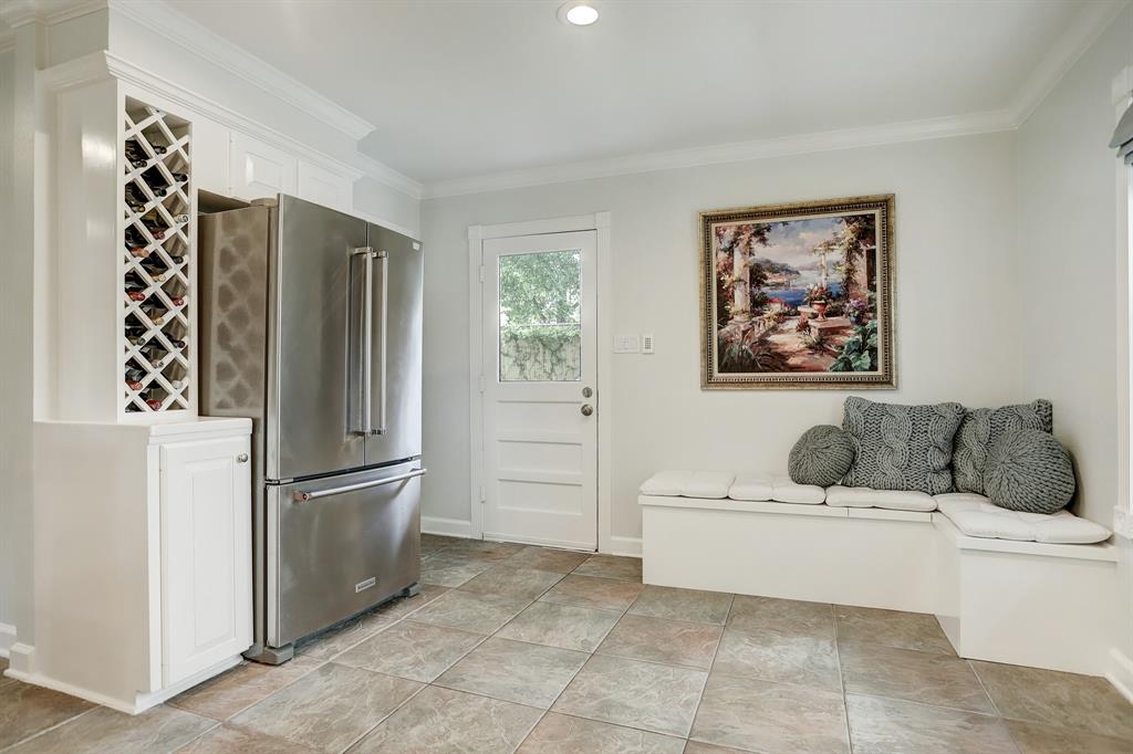5649 1 Locke Lane, Houston, Texas 77056, 3 Bedrooms Bedrooms, 13 Rooms Rooms,2 BathroomsBathrooms,Single-family,For Sale,Locke,55895339