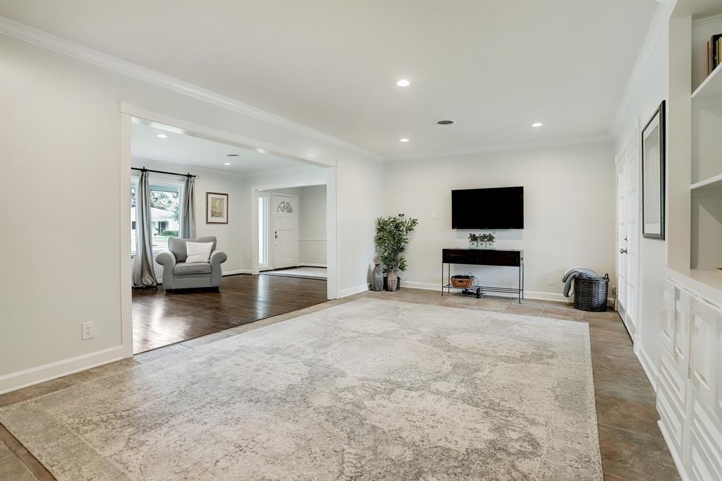 5649 1 Locke Lane, Houston, Texas 77056, 3 Bedrooms Bedrooms, 13 Rooms Rooms,2 BathroomsBathrooms,Single-family,For Sale,Locke,55895339