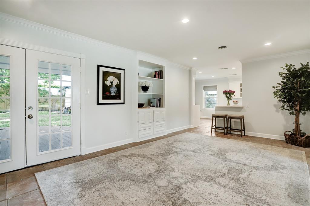 5649 1 Locke Lane, Houston, Texas 77056, 3 Bedrooms Bedrooms, 13 Rooms Rooms,2 BathroomsBathrooms,Single-family,For Sale,Locke,55895339