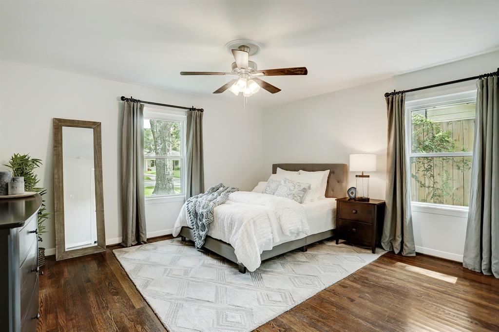 5649 1 Locke Lane, Houston, Texas 77056, 3 Bedrooms Bedrooms, 13 Rooms Rooms,2 BathroomsBathrooms,Single-family,For Sale,Locke,55895339