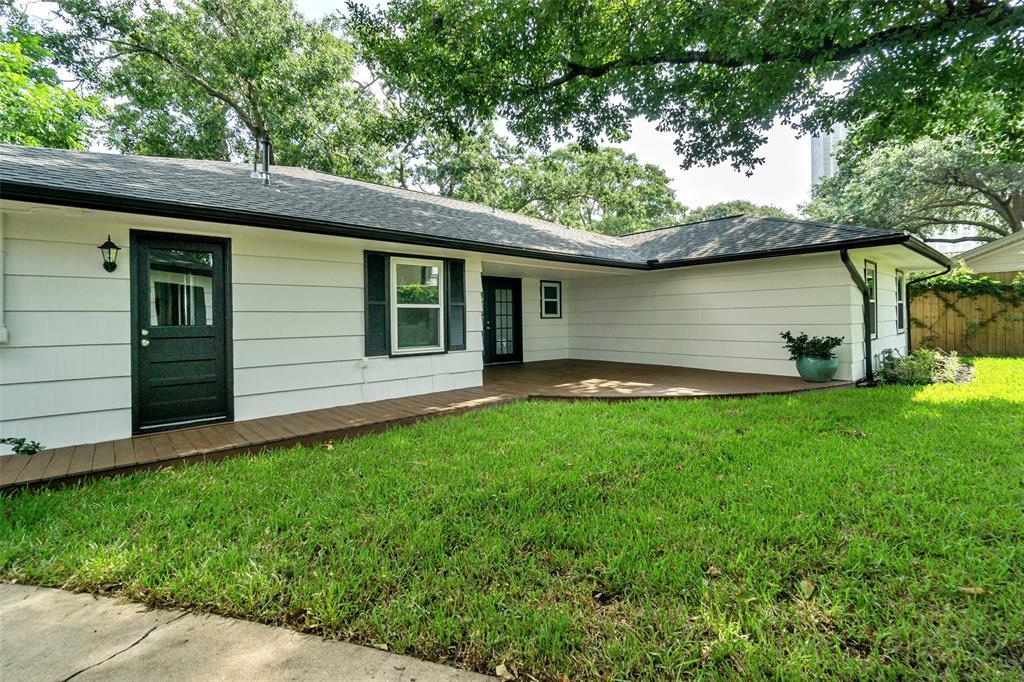 5649 1 Locke Lane, Houston, Texas 77056, 3 Bedrooms Bedrooms, 13 Rooms Rooms,2 BathroomsBathrooms,Single-family,For Sale,Locke,55895339