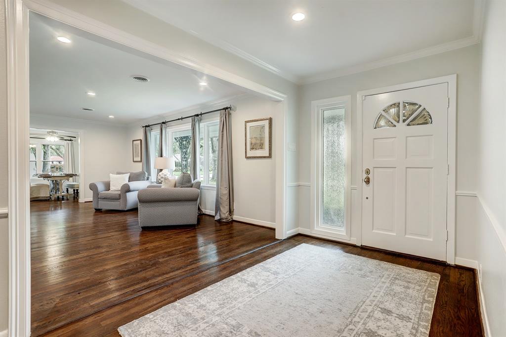 5649 1 Locke Lane, Houston, Texas 77056, 3 Bedrooms Bedrooms, 13 Rooms Rooms,2 BathroomsBathrooms,Single-family,For Sale,Locke,55895339