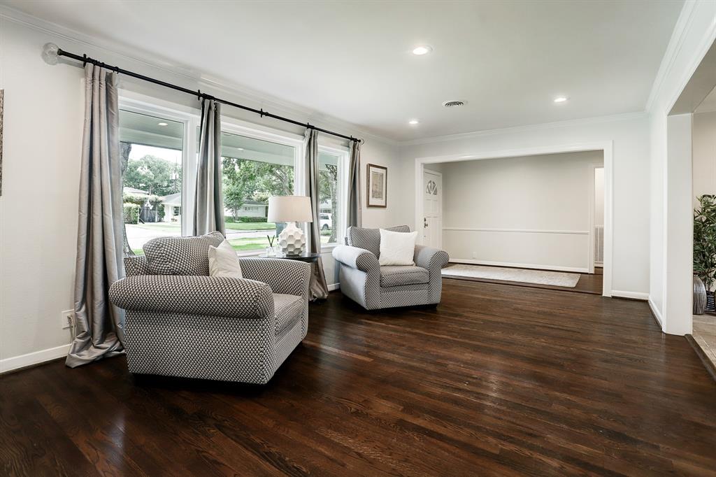 5649 1 Locke Lane, Houston, Texas 77056, 3 Bedrooms Bedrooms, 13 Rooms Rooms,2 BathroomsBathrooms,Single-family,For Sale,Locke,55895339