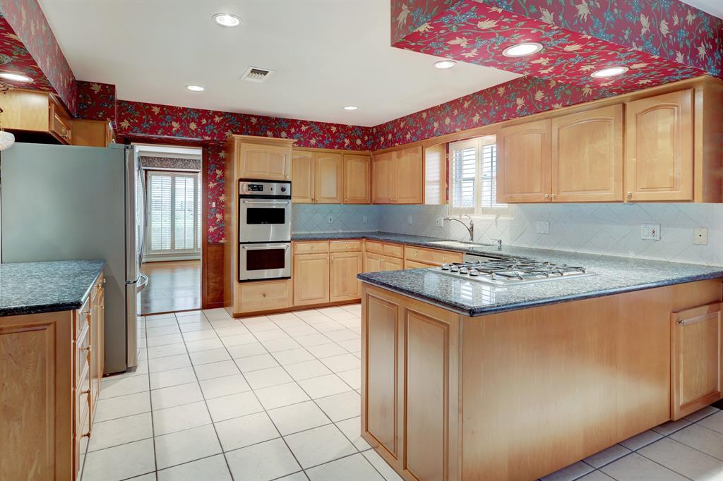 6206 1 Holly Springs Drive, Houston, Texas 77057, 3 Bedrooms Bedrooms, 12 Rooms Rooms,2 BathroomsBathrooms,Single-family,For Sale,Holly Springs,53225652