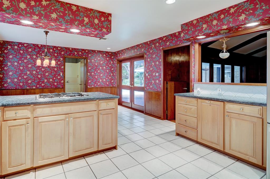 6206 1 Holly Springs Drive, Houston, Texas 77057, 3 Bedrooms Bedrooms, 12 Rooms Rooms,2 BathroomsBathrooms,Single-family,For Sale,Holly Springs,53225652