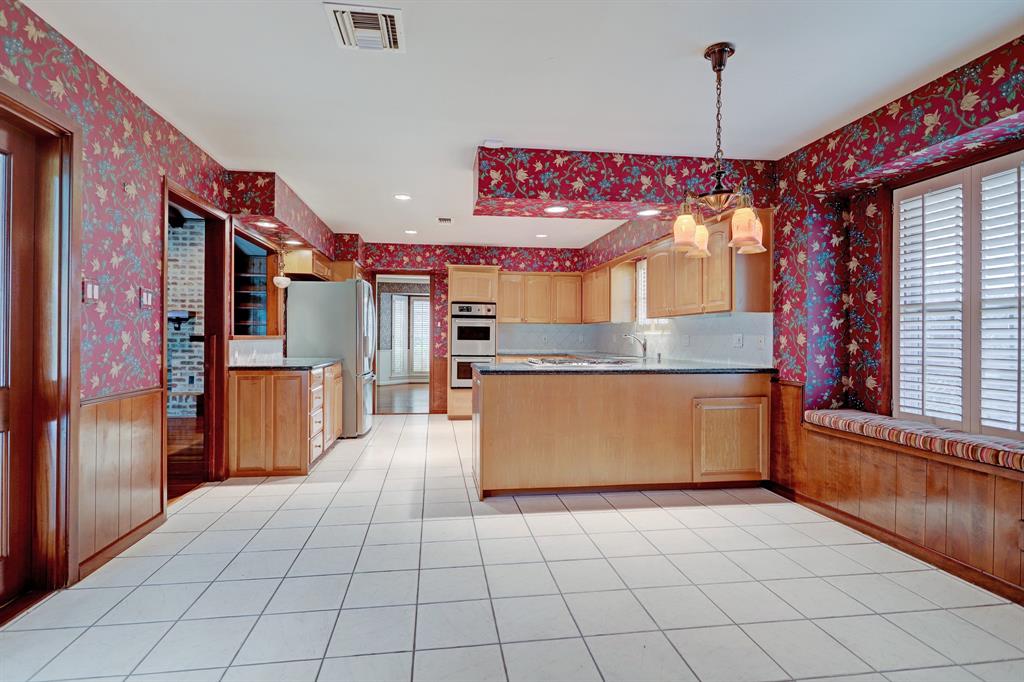 6206 1 Holly Springs Drive, Houston, Texas 77057, 3 Bedrooms Bedrooms, 12 Rooms Rooms,2 BathroomsBathrooms,Single-family,For Sale,Holly Springs,53225652