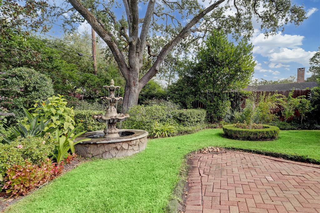 6206 1 Holly Springs Drive, Houston, Texas 77057, 3 Bedrooms Bedrooms, 12 Rooms Rooms,2 BathroomsBathrooms,Single-family,For Sale,Holly Springs,53225652