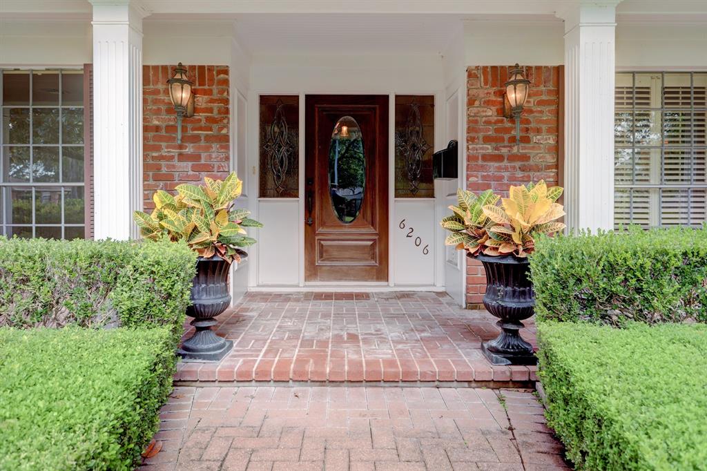 6206 1 Holly Springs Drive, Houston, Texas 77057, 3 Bedrooms Bedrooms, 12 Rooms Rooms,2 BathroomsBathrooms,Single-family,For Sale,Holly Springs,53225652