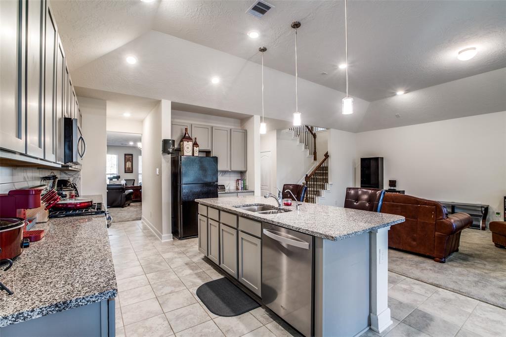 20706 2 Kings Timber Trail, Humble, Texas 77346, 4 Bedrooms Bedrooms, 14 Rooms Rooms,3 BathroomsBathrooms,Single-family,For Sale,Kings Timber,76365586