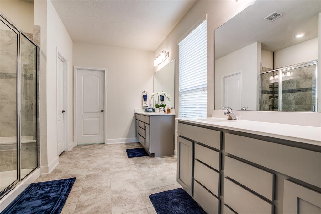 20706 2 Kings Timber Trail, Humble, Texas 77346, 4 Bedrooms Bedrooms, 14 Rooms Rooms,3 BathroomsBathrooms,Single-family,For Sale,Kings Timber,76365586