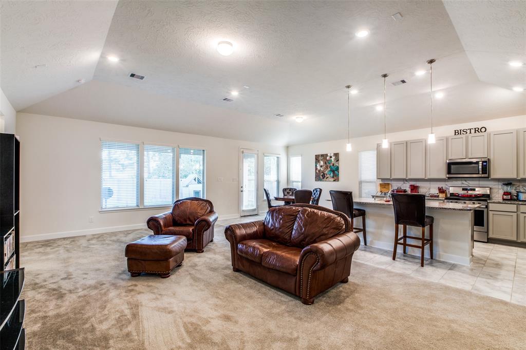 20706 2 Kings Timber Trail, Humble, Texas 77346, 4 Bedrooms Bedrooms, 14 Rooms Rooms,3 BathroomsBathrooms,Single-family,For Sale,Kings Timber,76365586