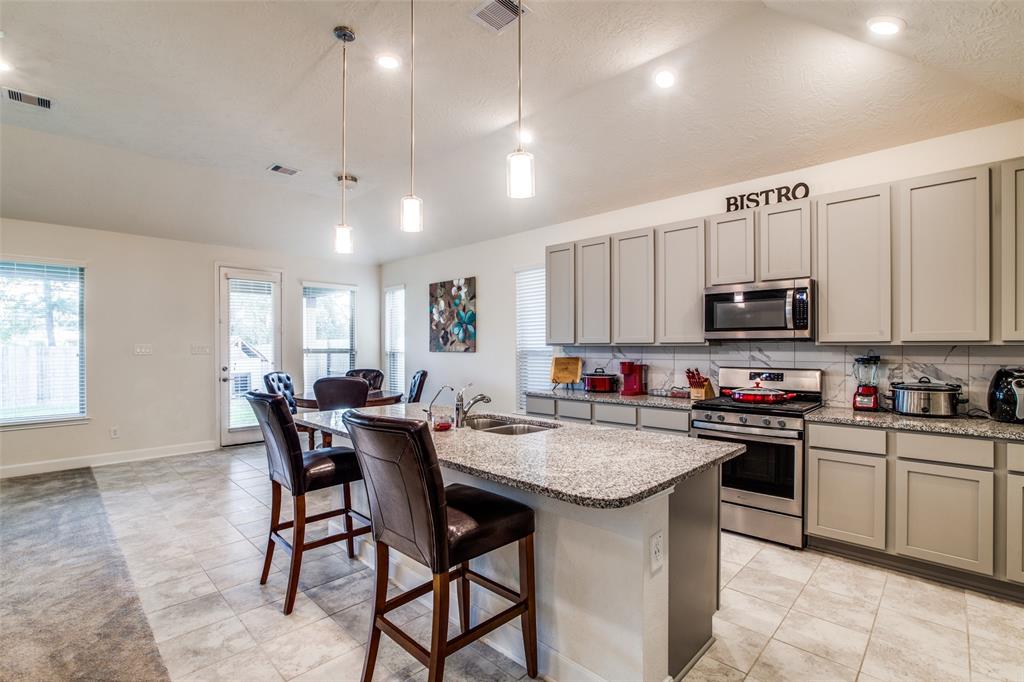 20706 2 Kings Timber Trail, Humble, Texas 77346, 4 Bedrooms Bedrooms, 14 Rooms Rooms,3 BathroomsBathrooms,Single-family,For Sale,Kings Timber,76365586
