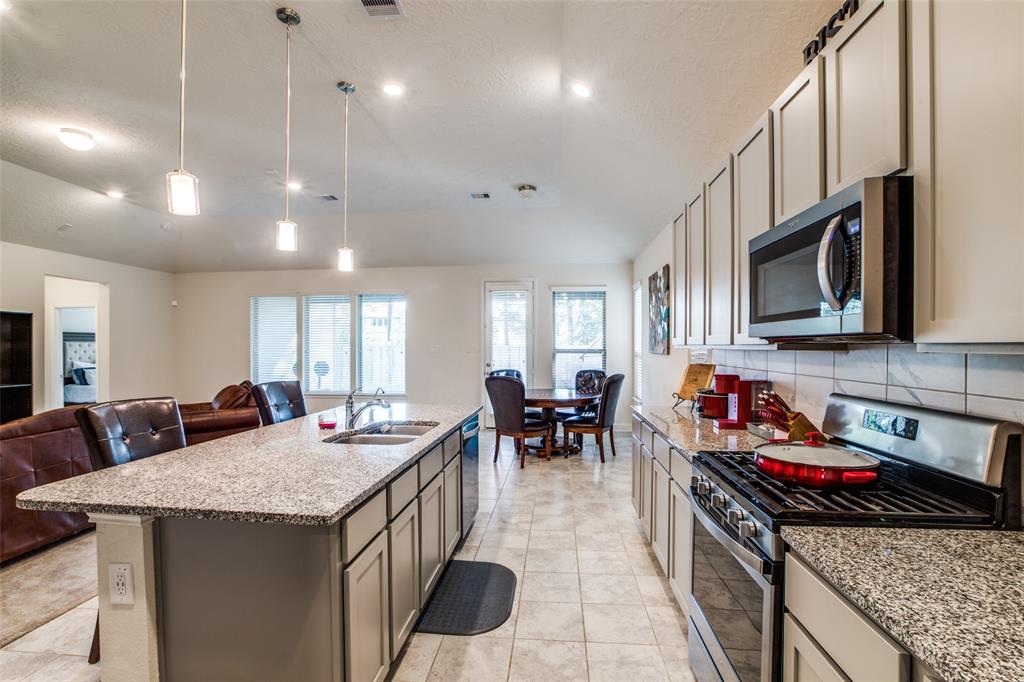 20706 2 Kings Timber Trail, Humble, Texas 77346, 4 Bedrooms Bedrooms, 14 Rooms Rooms,3 BathroomsBathrooms,Single-family,For Sale,Kings Timber,76365586