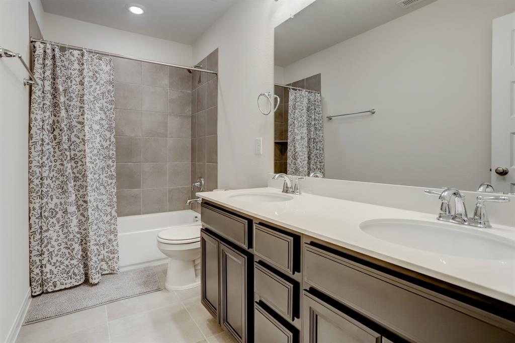 3031 2 Lori Ann Court, Missouri City, Texas 77459, 4 Bedrooms Bedrooms, 7 Rooms Rooms,3 BathroomsBathrooms,Single-family,For Sale,Lori Ann,89519142