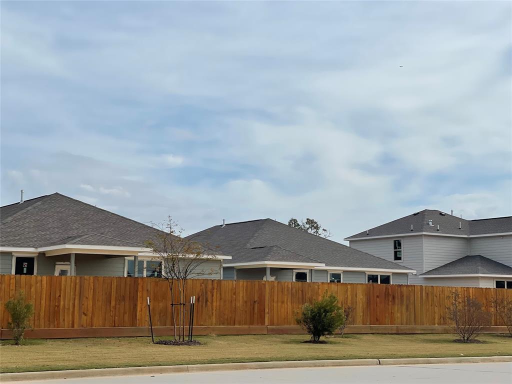 17298&17294 2 FM 3083 Road, Conroe, Texas 77302, 4 Bedrooms Bedrooms, 10 Rooms Rooms,2 BathroomsBathrooms,Single-family,For Sale,FM 3083,4378412