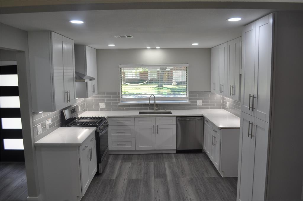 7038 1 Langdon Lane, Houston, Texas 77074, 3 Bedrooms Bedrooms, 3 Rooms Rooms,2 BathroomsBathrooms,Single-family,For Sale,Langdon,80446157