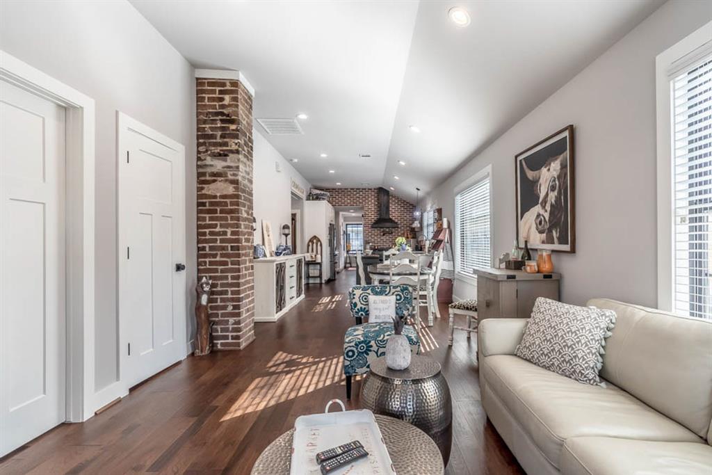 844 1 24th Street, Houston, Texas 77009, 3 Bedrooms Bedrooms, 5 Rooms Rooms,2 BathroomsBathrooms,Single-family,For Sale,24th,78935984