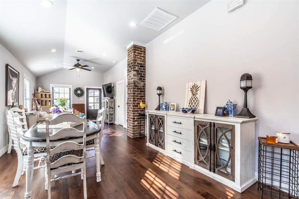 844 1 24th Street, Houston, Texas 77009, 3 Bedrooms Bedrooms, 5 Rooms Rooms,2 BathroomsBathrooms,Single-family,For Sale,24th,78935984