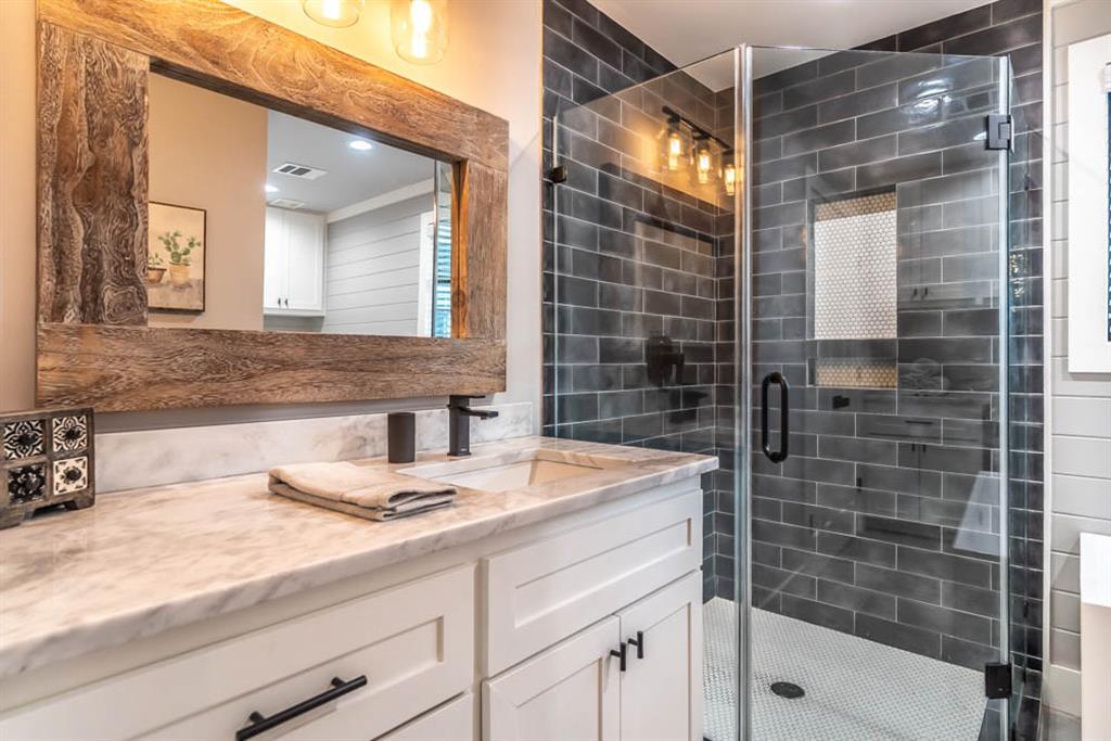 844 1 24th Street, Houston, Texas 77009, 3 Bedrooms Bedrooms, 5 Rooms Rooms,2 BathroomsBathrooms,Single-family,For Sale,24th,78935984