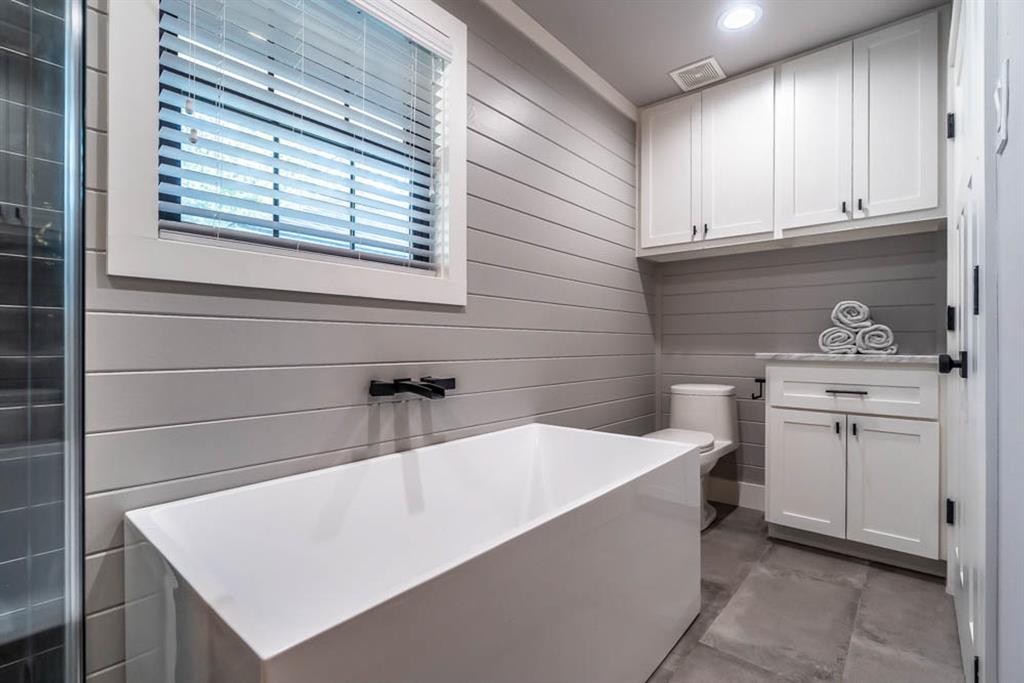 844 1 24th Street, Houston, Texas 77009, 3 Bedrooms Bedrooms, 5 Rooms Rooms,2 BathroomsBathrooms,Single-family,For Sale,24th,78935984