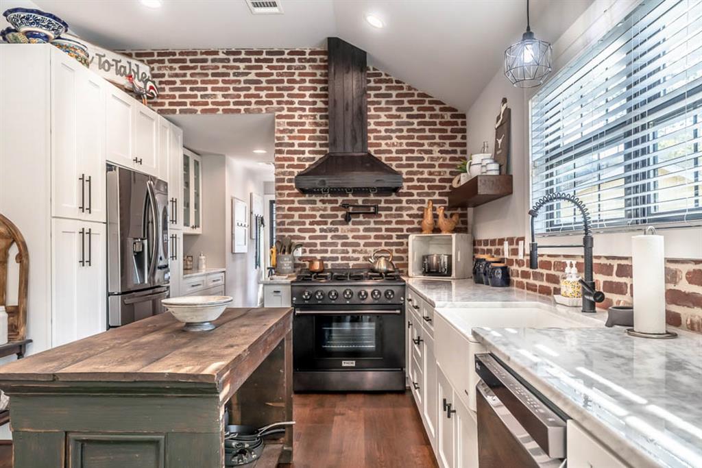 844 1 24th Street, Houston, Texas 77009, 3 Bedrooms Bedrooms, 5 Rooms Rooms,2 BathroomsBathrooms,Single-family,For Sale,24th,78935984