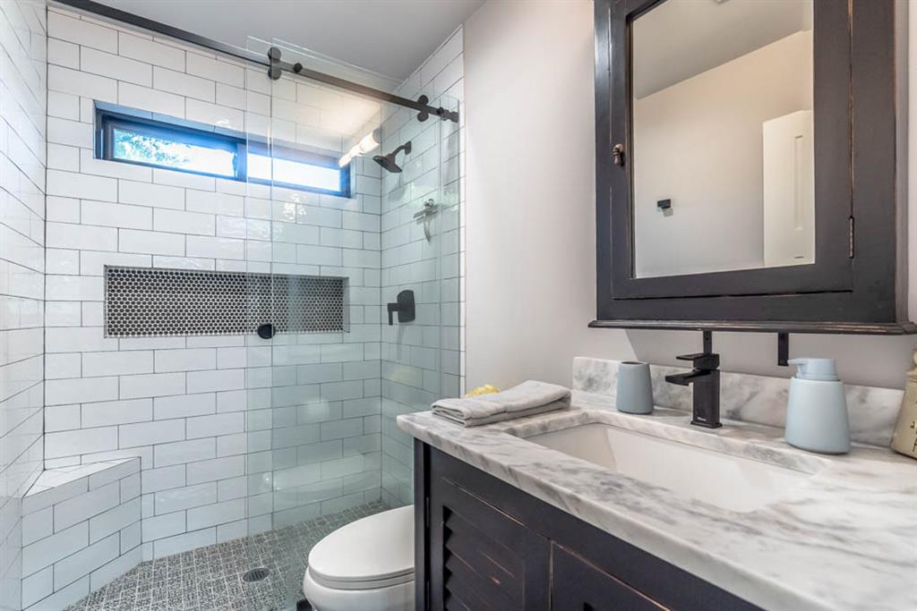 844 1 24th Street, Houston, Texas 77009, 3 Bedrooms Bedrooms, 5 Rooms Rooms,2 BathroomsBathrooms,Single-family,For Sale,24th,78935984